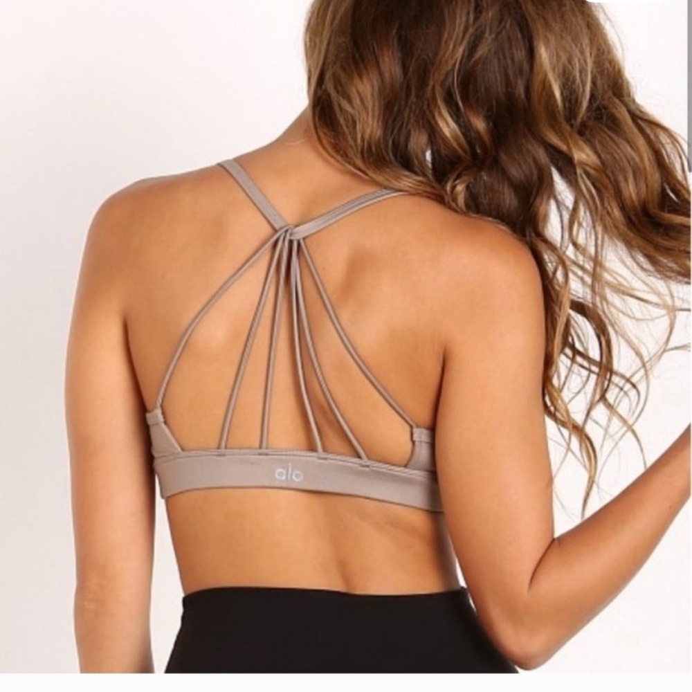 ALO Yoga Strappy Sports Bra - Gravel